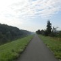Najíždím na cyklostezku kolem řeky Moravy.