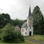 Mylý kostelík v obce Nebesa.