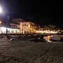 Noční pohled z přístavu Marina di Campo.