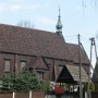 Dřevěný kostelík v obci Laka.