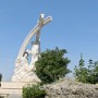 Obrovská socha nedaleko baziliky v Ostřihomi.