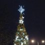 Jeden z vánočních stromků v Krakowě.